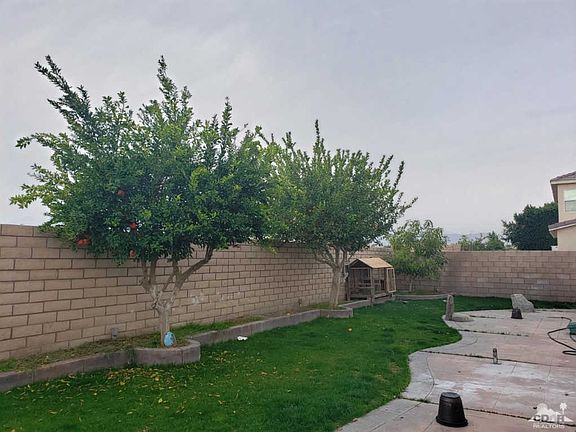 3rd image of 83357 Pluma Dorada Ct