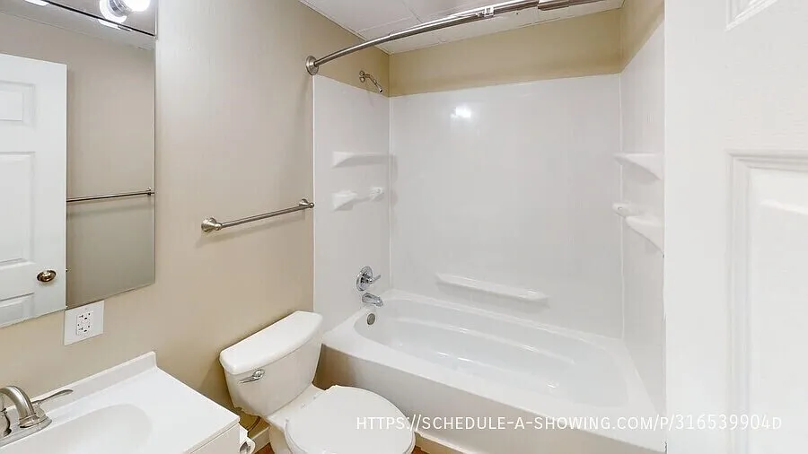 1 bed, 600 sqft, $1,095 — Photo 2