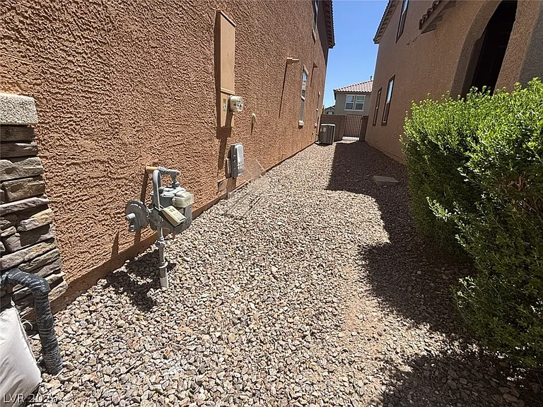 9304 Polwarth Ct — Photo 21