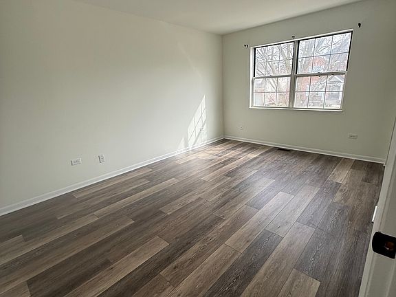 4th image of 401 N Cambridge Dr