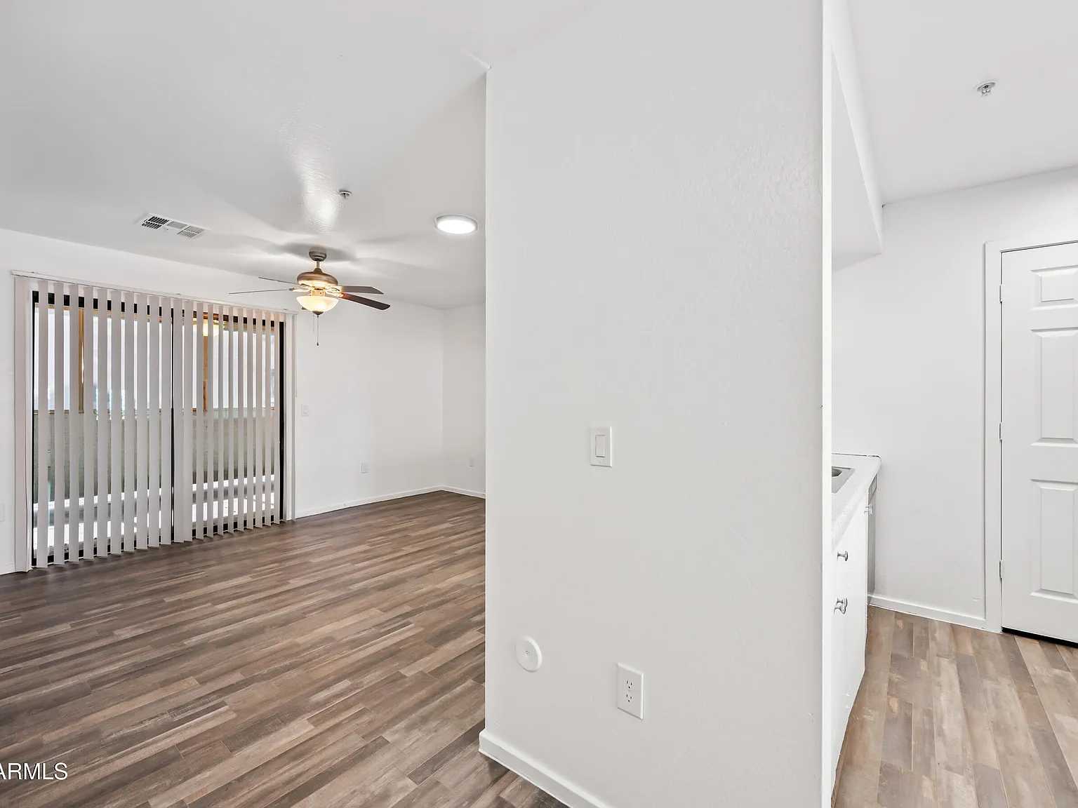 3065 N 67th Ave — Photo 4