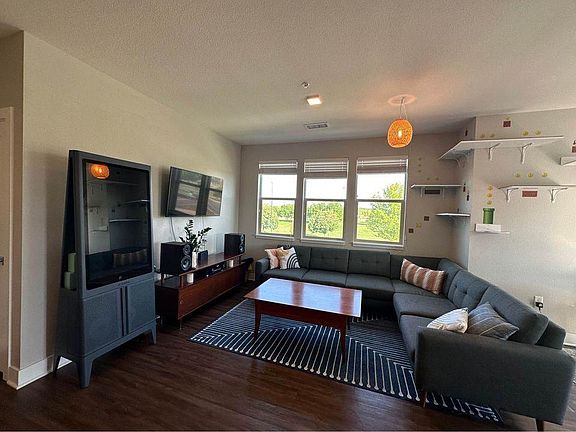3rd image of 8329 E Lowry Blvd APT 206
