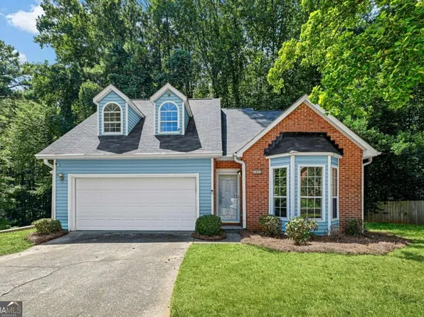 2417 Empire Forest Dr, Tucker, GA 30084