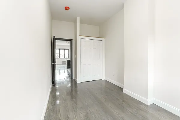 Rented by Triplemint | media 22