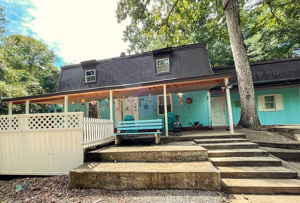 1st image of 260 Lakeshore Dr