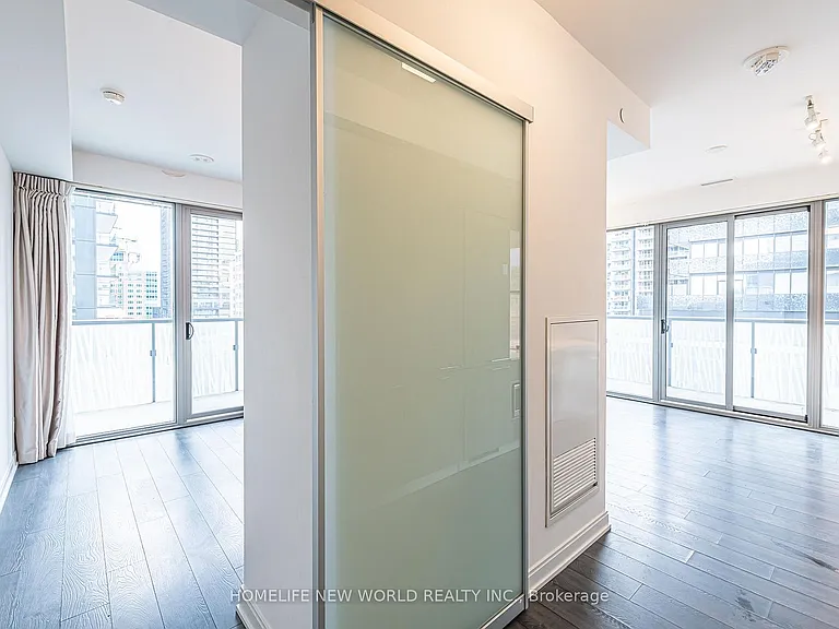50 Charles St E #903 — Photo 35