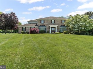 2 Raven Dr, Chadds Ford, PA 19317