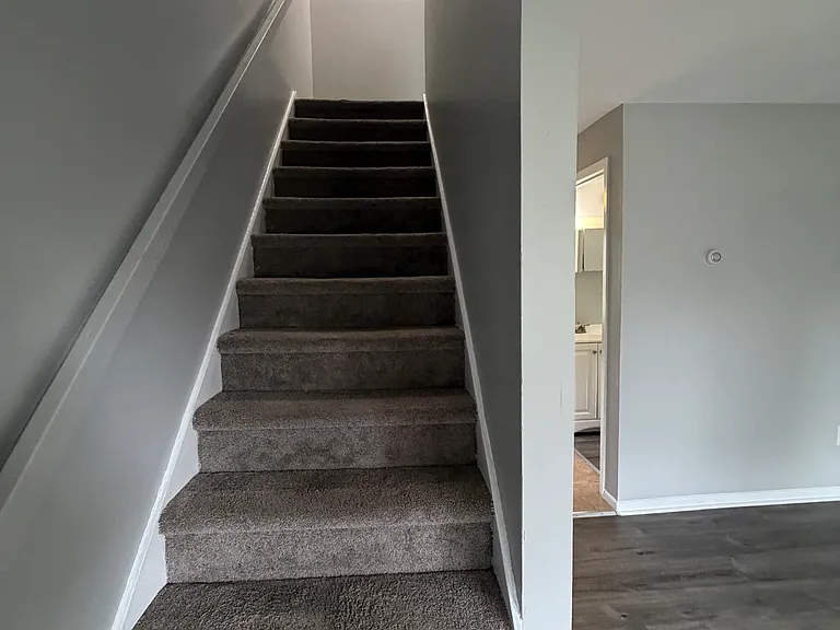 1054 Bank St #30 — Photo 8
