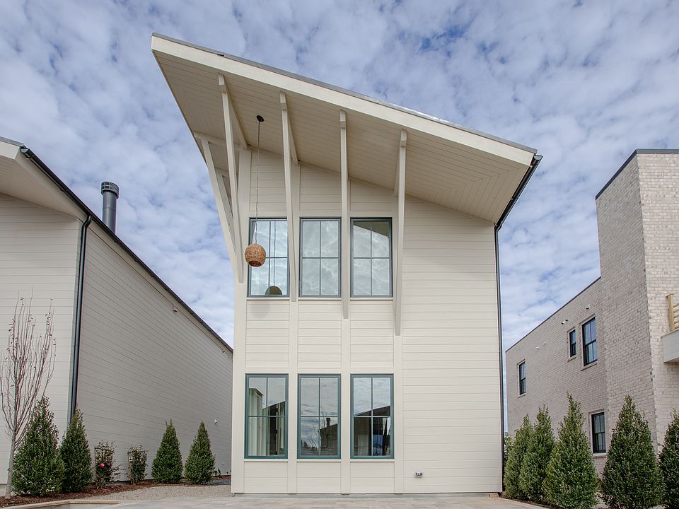 1st image of 165 Breakspear Ln