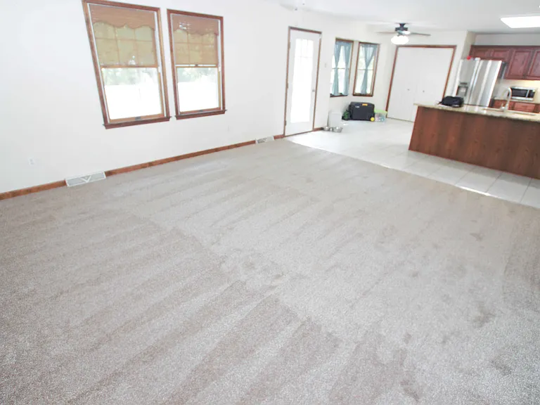 98 Thorndale Cir — Photo 20