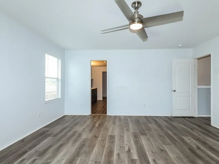 302 Falling Pine Dr — Photo 13