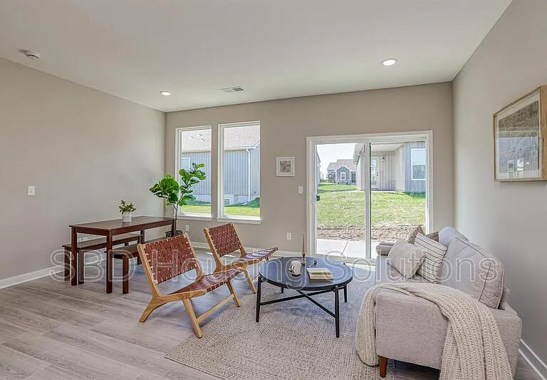 27402 E Oak View Dr — Photo 2