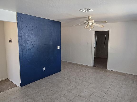 3rd image of 435 S MULBERRY --