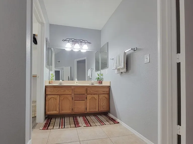 3419 N Apache Cir — Photo 10
