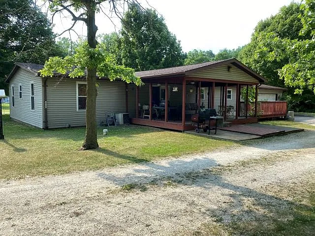 501 Fruitridge Dr photo 1