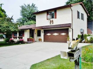 6695 Pasadena Dr, Oak Harbor, OH 43449