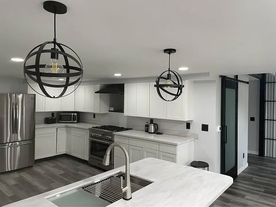 2 bed, 1300 sqft, $2,000 — Photo 2