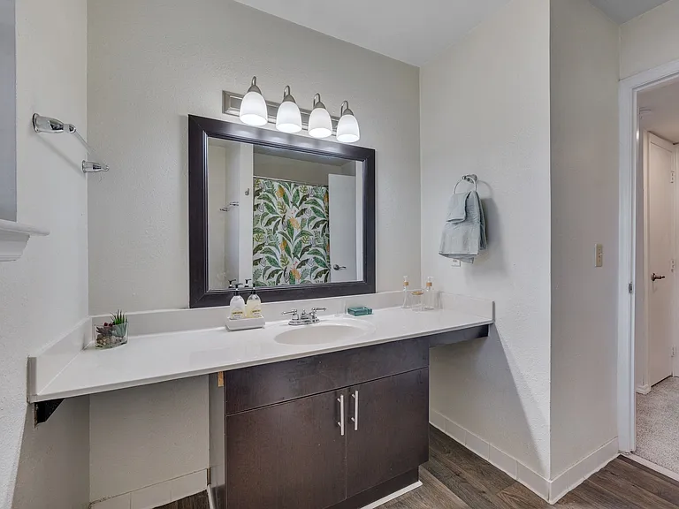 Trailwood Crossing Apartments — Photo 27