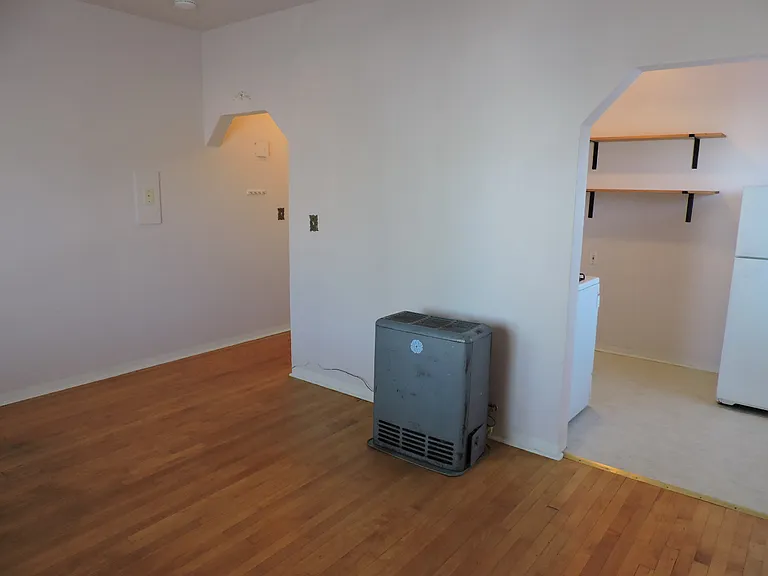 1516 22nd St #8 — Photo 8