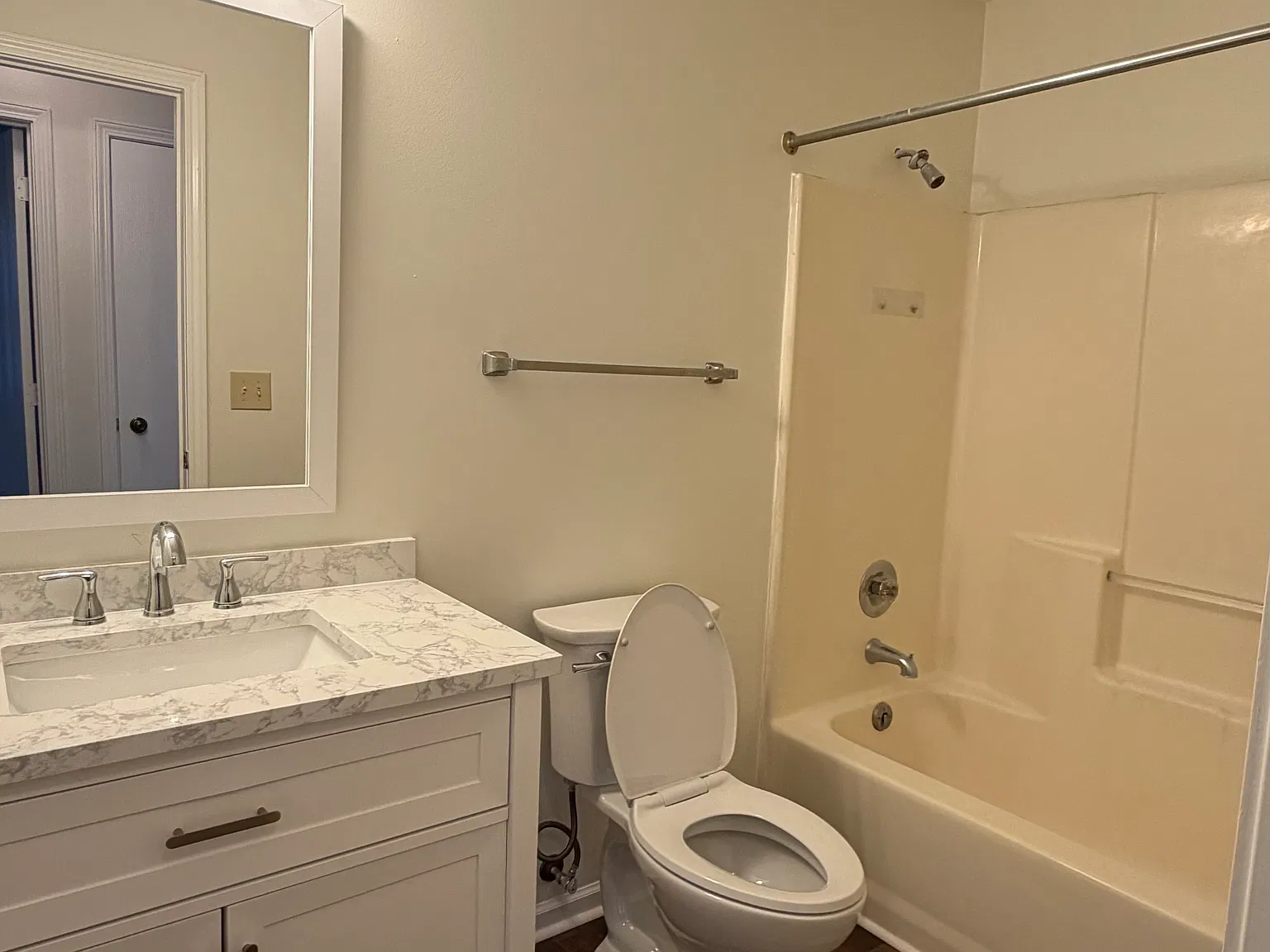2 bed, $950 — Photo 4