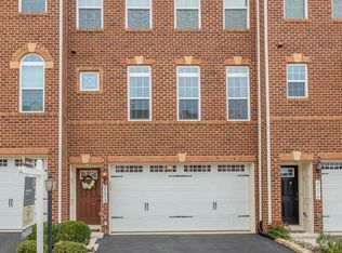 25872 Clairmont Manor Sq, Aldie, VA 20105