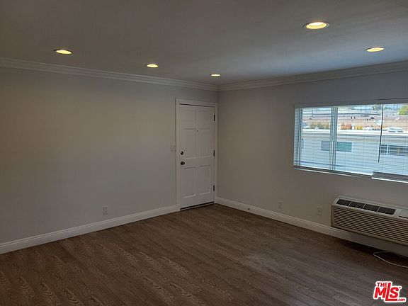 2nd image of 838 5th St #7