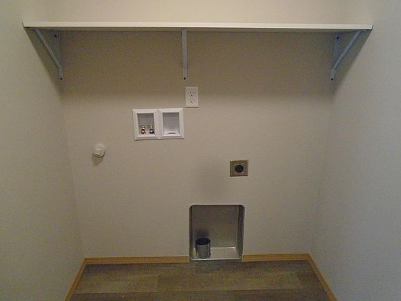 5th image of 704 N 29th Ave