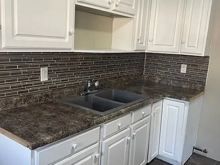 2716 Huntington St — Photo 8
