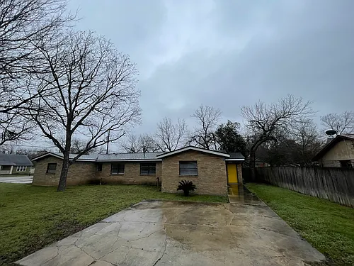 208 Hackberry St #B Photo 1