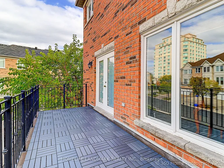 189 Leitchcroft Cres #UPPER — Photo 23