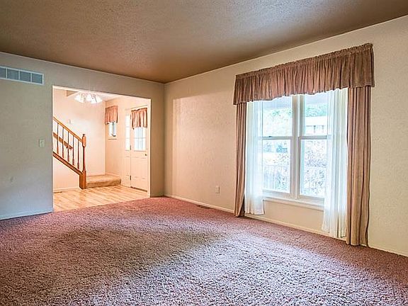 3rd image of 1319 Beacon Ct