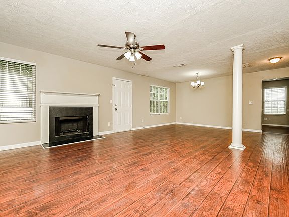 4th image of 1590 New Orleans Way