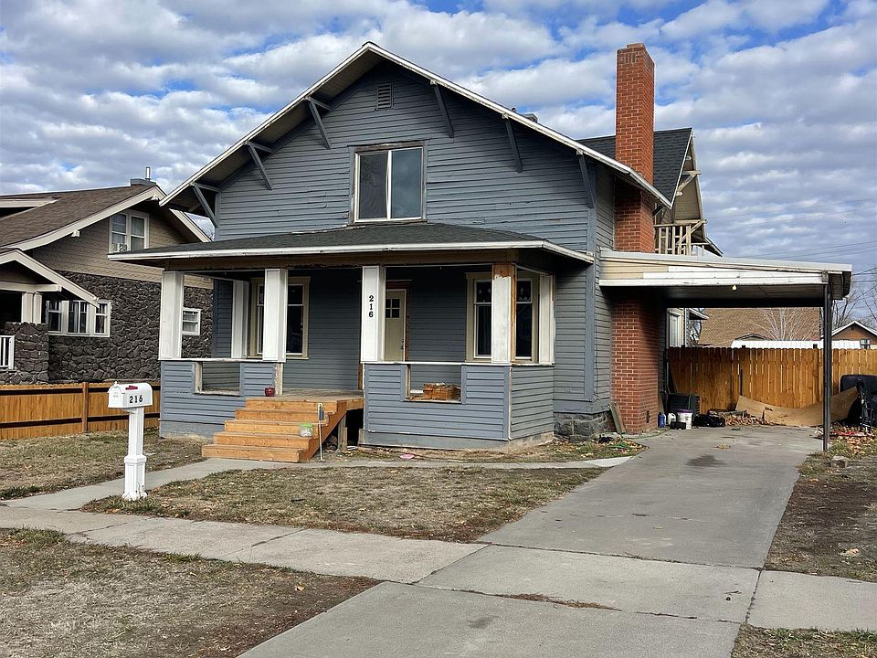 1st image of 216 9th Ave N