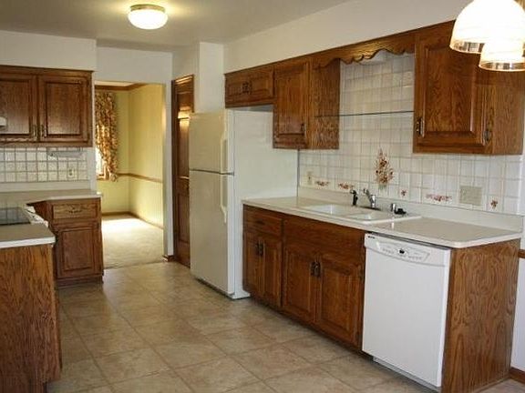 3rd image of 18625 Saint Andrew Ln