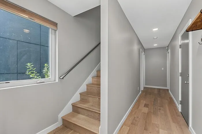 7325 Bainbridge Pl SW — Photo 8