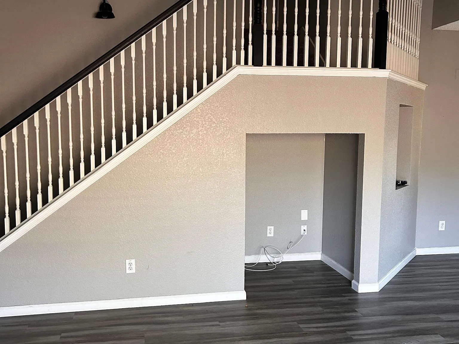 4 bed, 1999 sqft, $2,600 — Photo 3