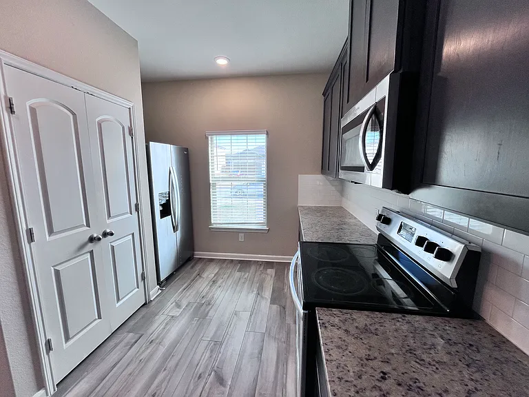 312 Tranquil Ln — Photo 23