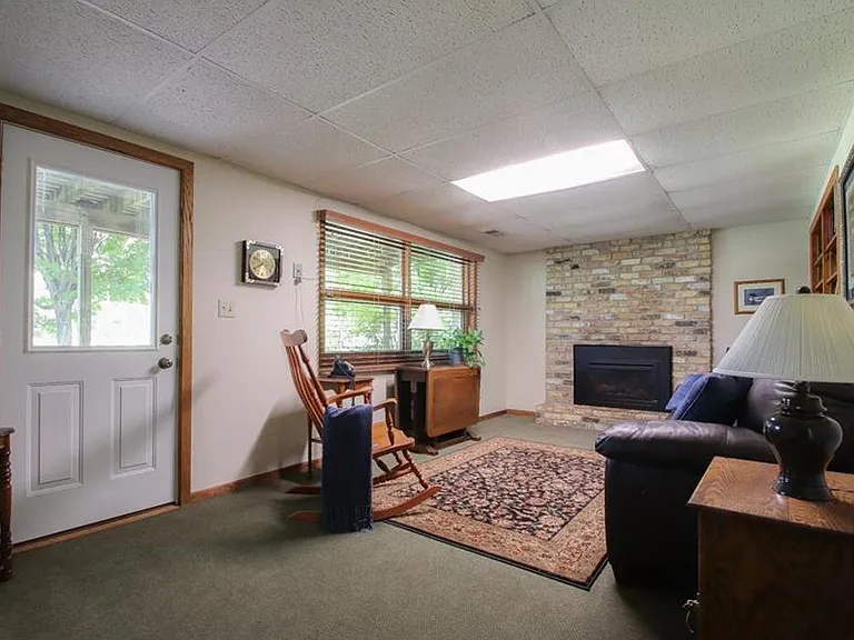 1335 Garland Ln N — Photo 19