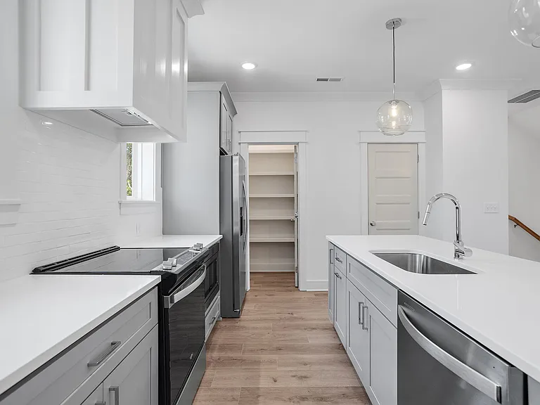 2036 Maple View Ln — Photo 9