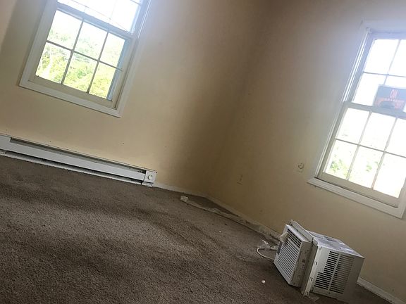 5th image of 2220 Smith St