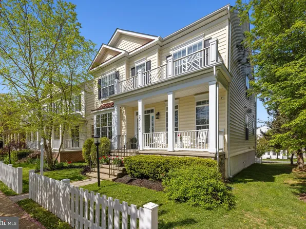 23114 Mistflower Dr, Clarksburg, MD 20871