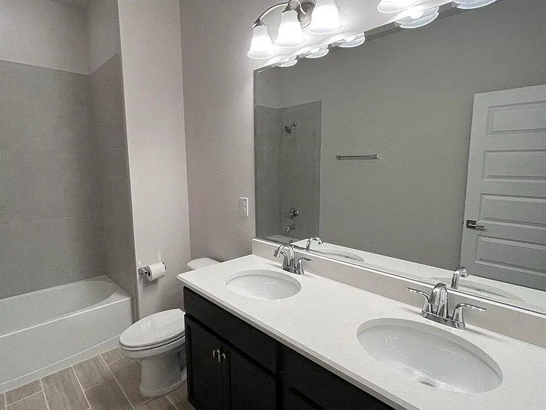 2609 Pangea Cir — Photo 10