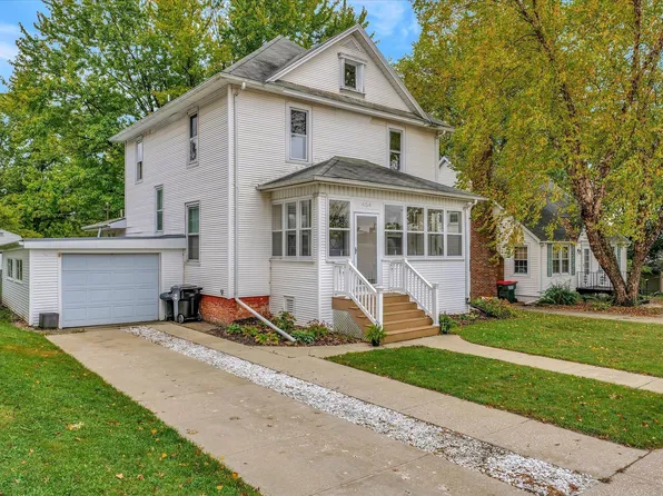 454 E Summer St, Paxton, IL 60957