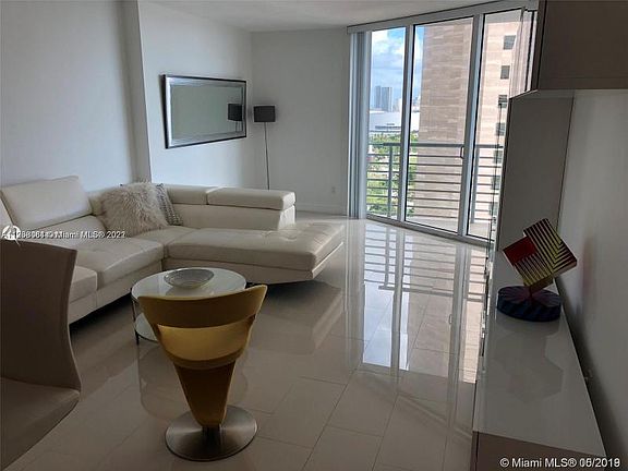 5th image of 335 Biscayne Blvd #2202