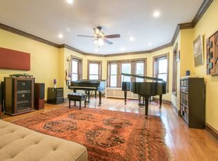 2429 W Fargo Ave #1, Chicago, IL 60645