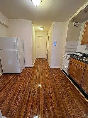 3rd image of 72-15 37th Ave #5
