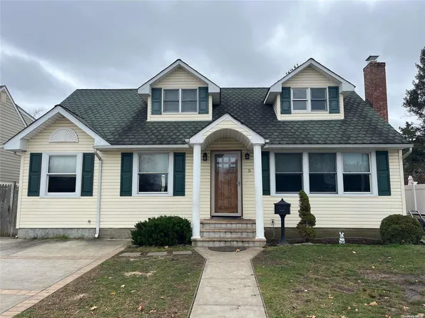 5 Washington Avenue, Hicksville, NY 11801