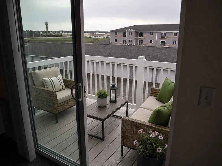 Dreamsville Apartments — Photo 22