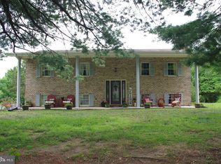1156 Conservation Dr, Hedgesville, WV 25427