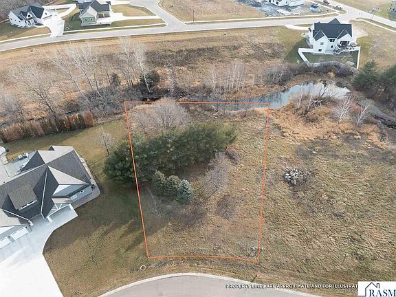 2nd image of 121 Pine Creek Rd